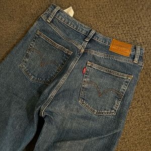 Vibrant Blue Levi’s Ribcage Straight Ankle Jeans